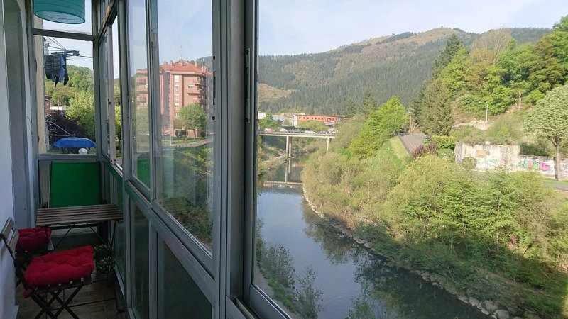 Piso Rio Nervion 15 Minutos Bilbao Lägenhet Ugao-Miraballes Exteriör bild